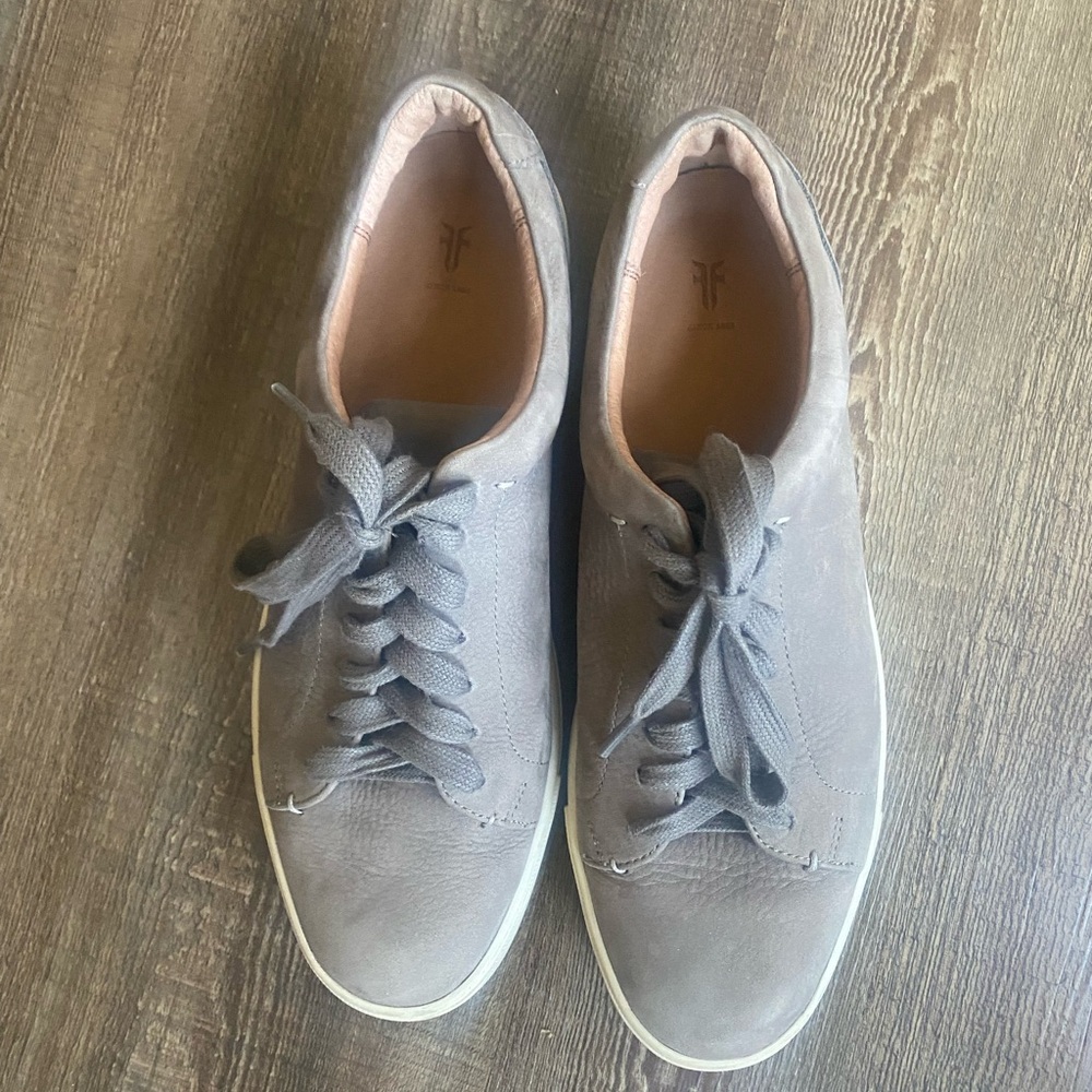 Frye lace up women’s suede sneaker shoes Size 9  Medium Taupe, Gray - Worn 4x